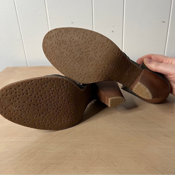 Miss Albright Retro Inspired Green Mary Jane Heels Cutouts Women's 10B - Picture 9 of 10